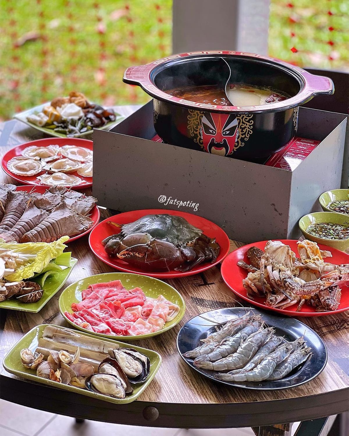 Blk 115 Aljunied Ave 2 — Unlimited Seafood Buffet