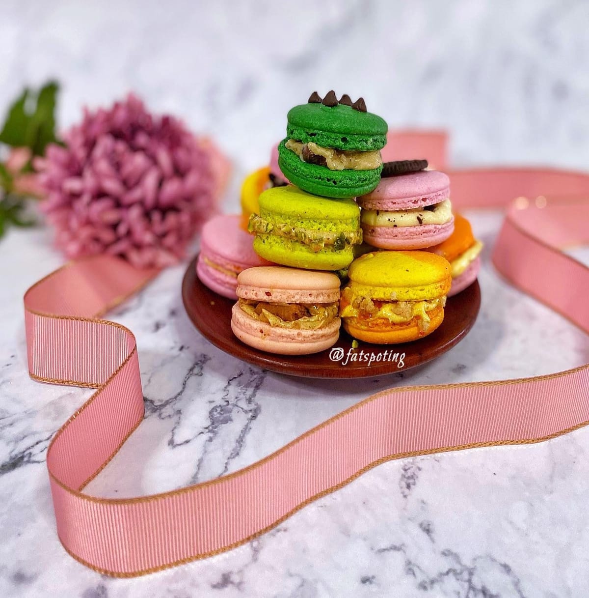 Whiskaffair — Stuffed Fat Macarons from a Home Bakery