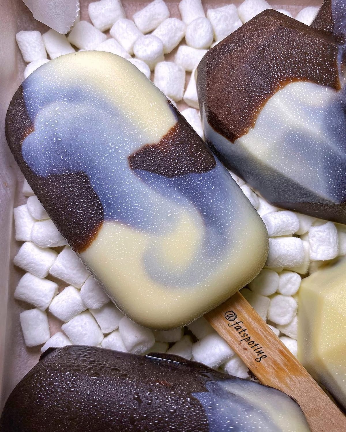 Berryshop KR — Custom Cake Pops and Cakesicles