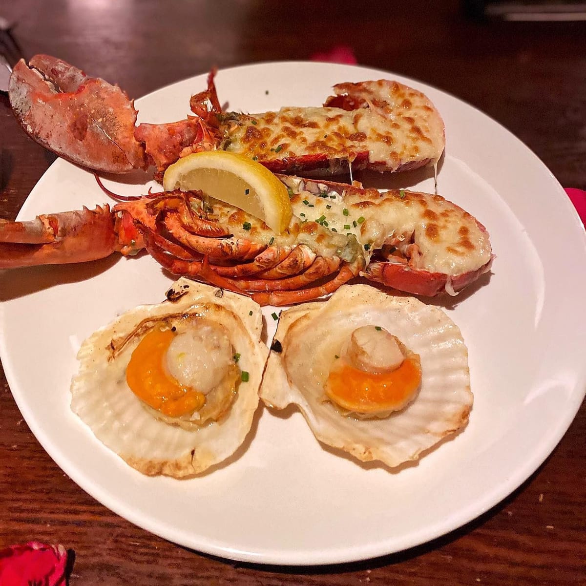 When life gives you lemon, order some seafood🦞