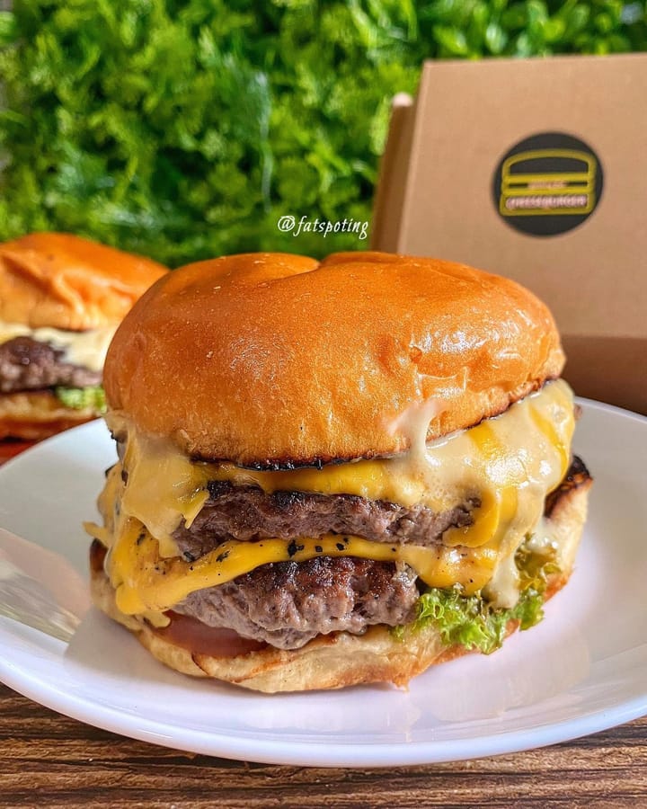 NBCB — No-Frills Cheeseburgers