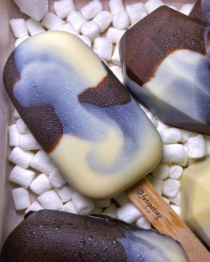 Berryshop KR — Custom Cake Pops and Cakesicles