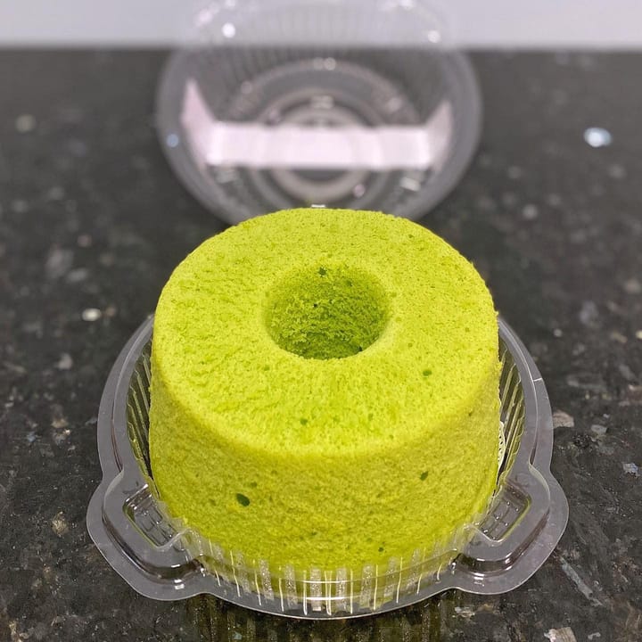 Pandan Chiffon Cake 🥧