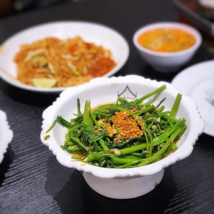 A pretty good place to visit with friends for some thai dishes