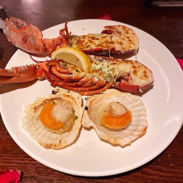 When life gives you lemon, order some seafood🦞