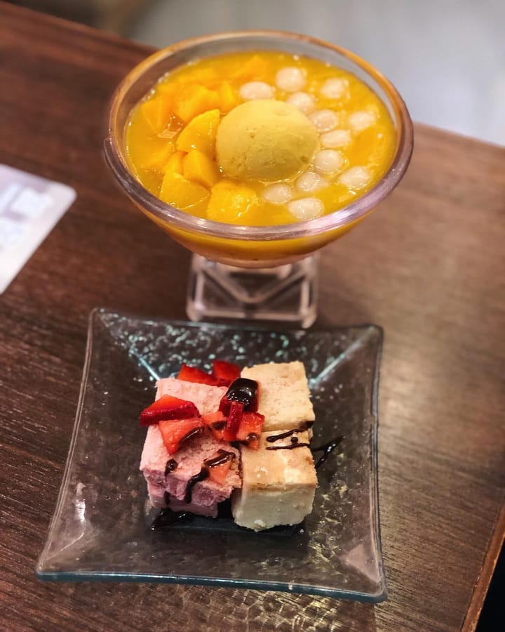 A nice bowl of cooling dessert