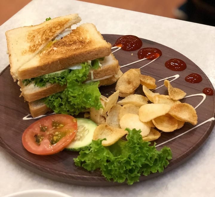 Didn’t expect this to be so yummy!! Not a fan of bread but this club